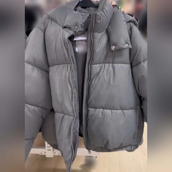 Primark Oversized Quilted Hooded Puffer Jacket - Picture 2 of 2